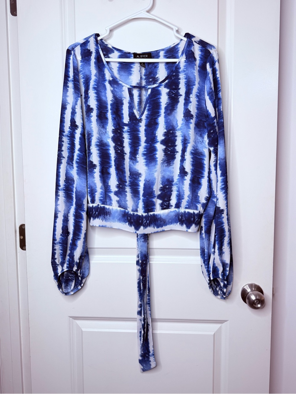 A. Byer Womens XL Blue Tie Dye Blouse Long Sleeve Tie Back Keyhole Top